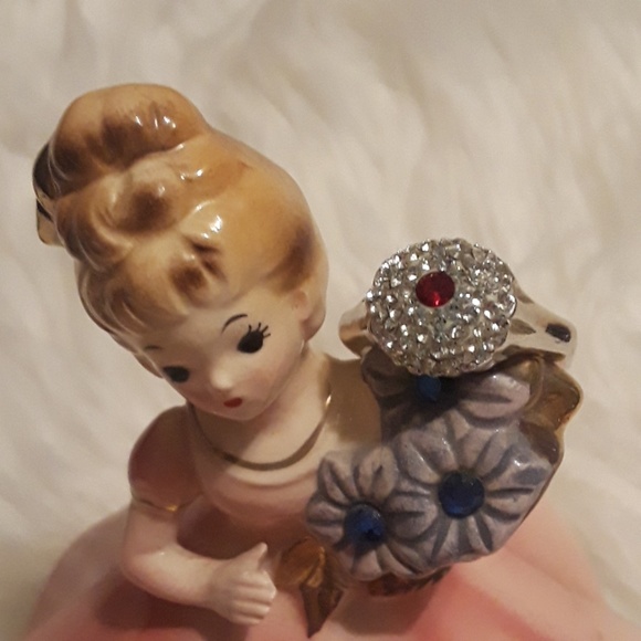 SOLD 💍NWOT BEAUTIFUL RING - Picture 3 of 4